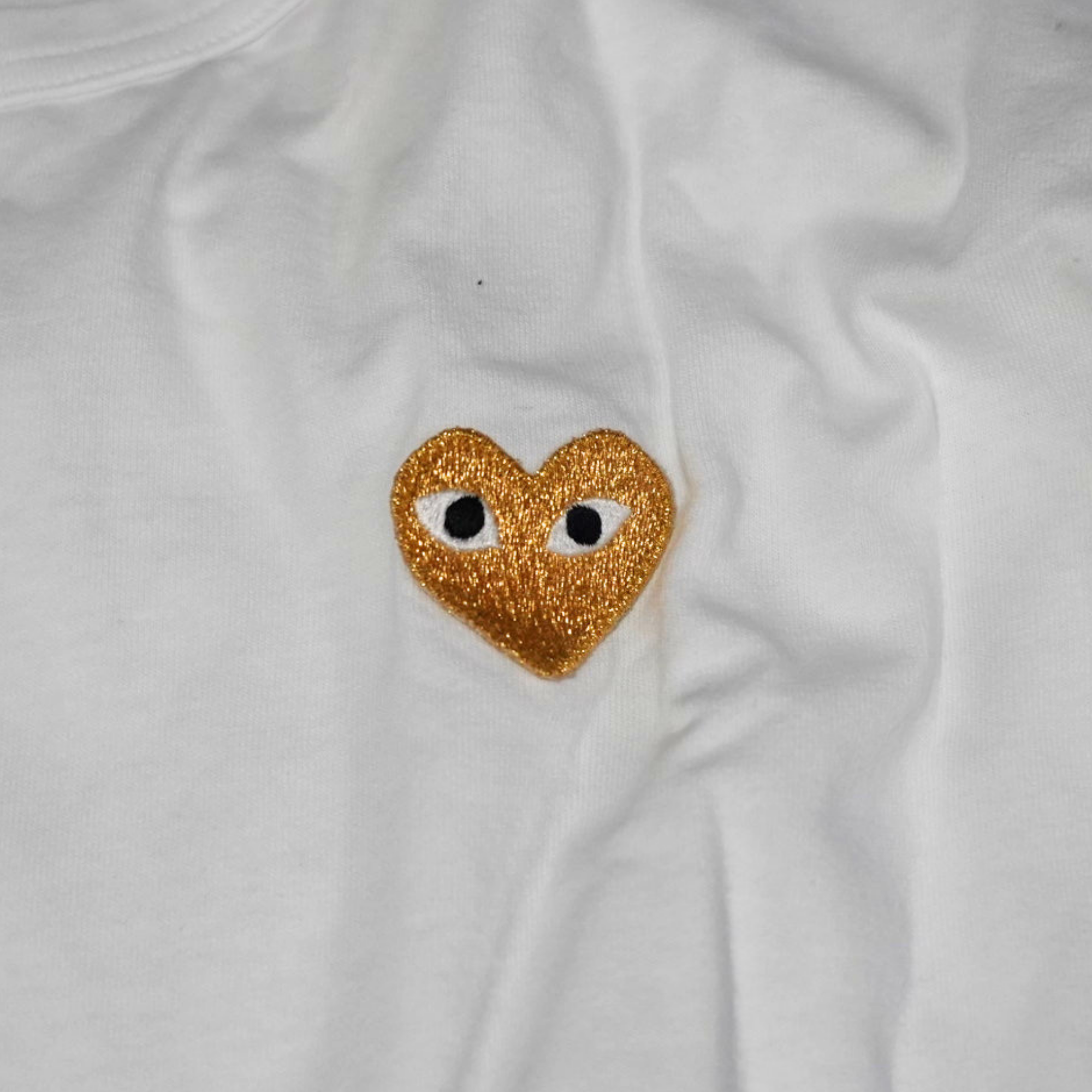 PLAY COMME DES GARCONS | Golden Heart Tee
