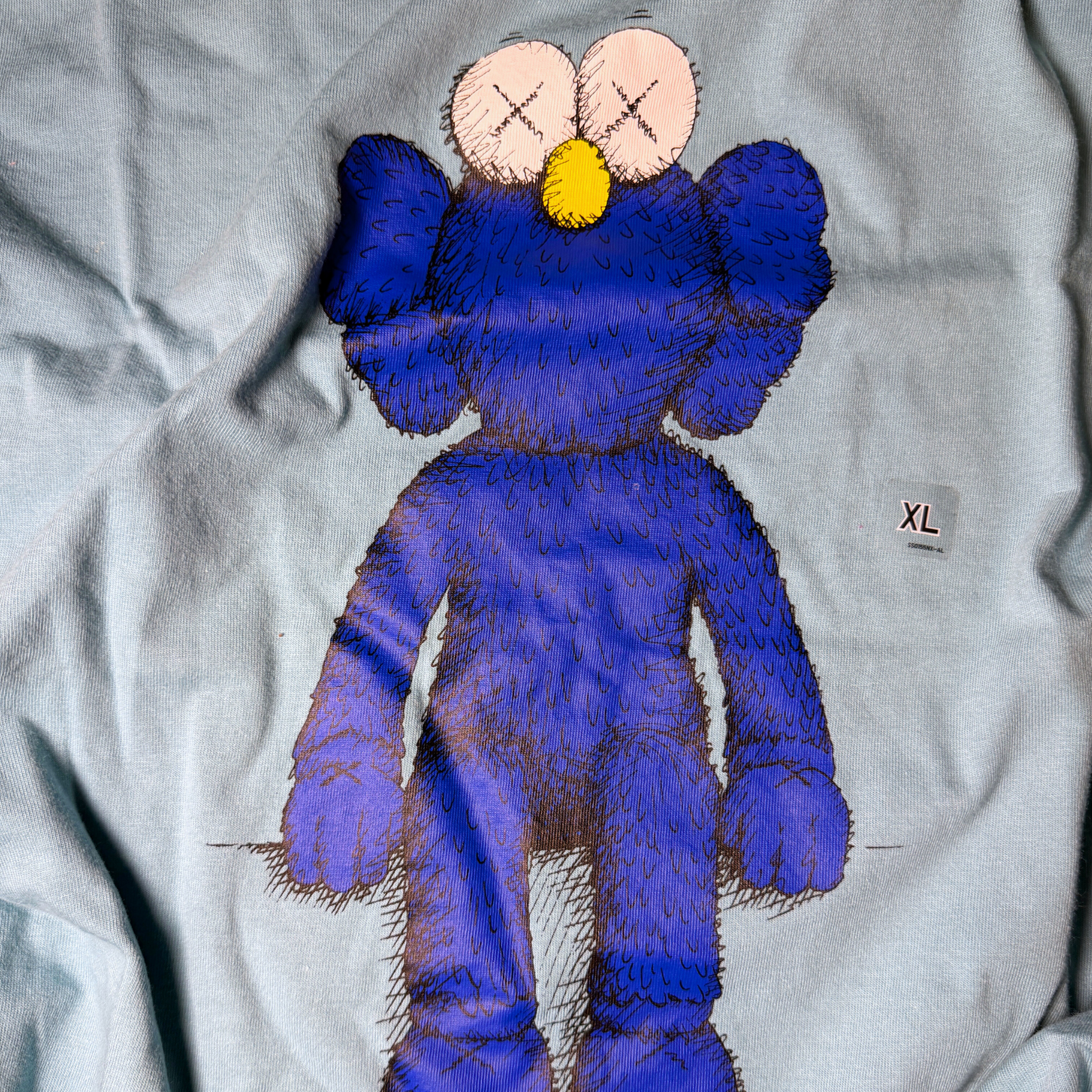 KAWS X UNIQLO TEE 2019