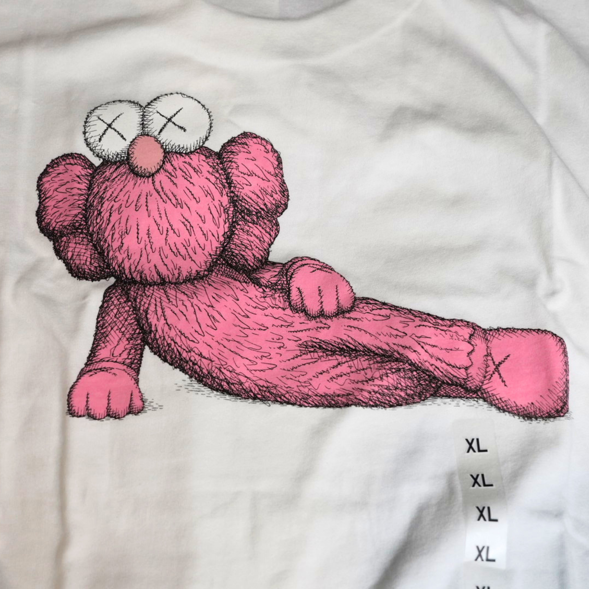 KAWS x UNIQLO TEE