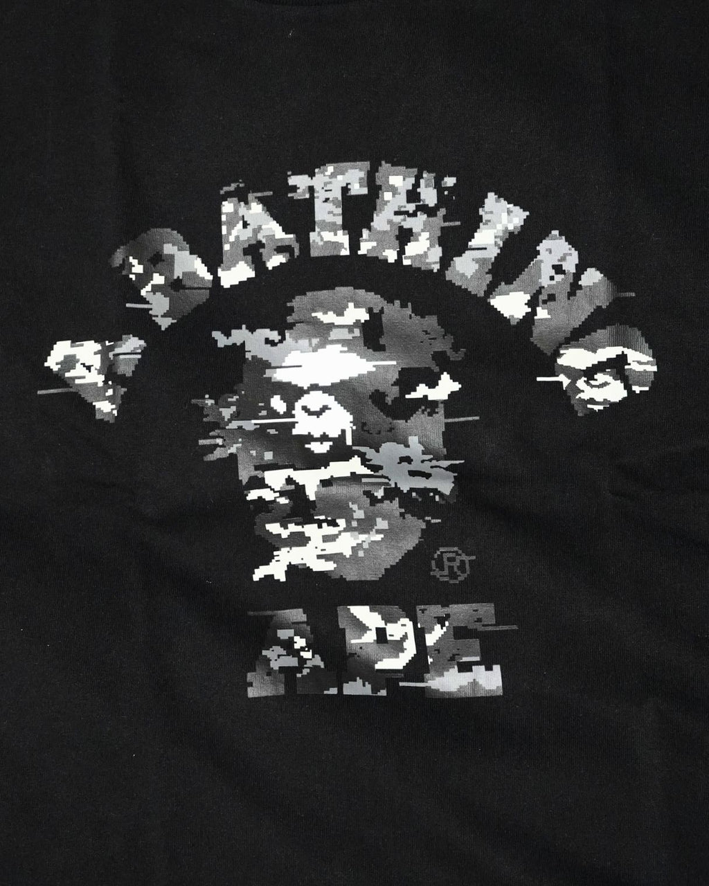 A BATHING APE | MULTI PIXEL CAMO COLLEGE TEE