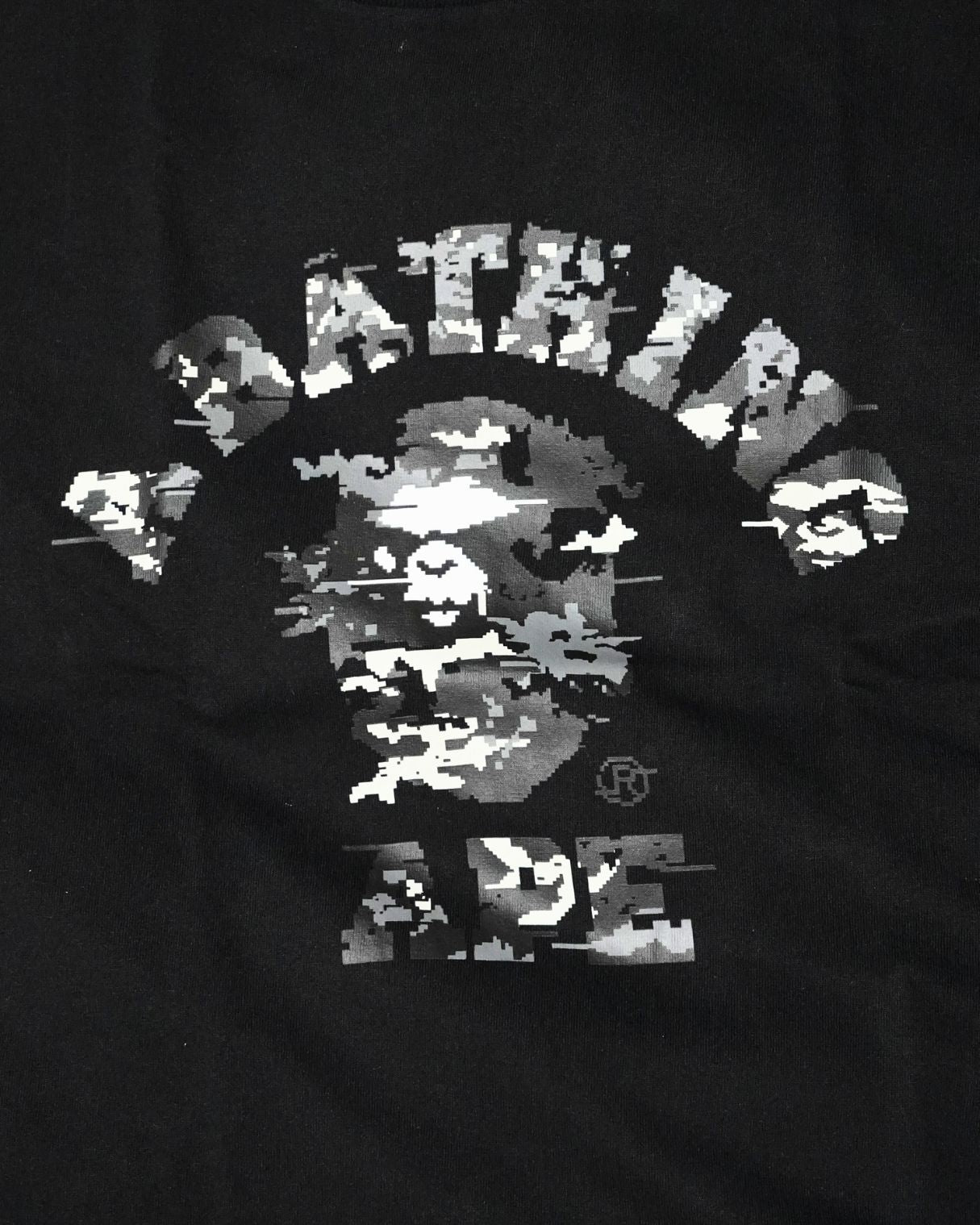 A BATHING APE | MULTI PIXEL CAMO COLLEGE TEE